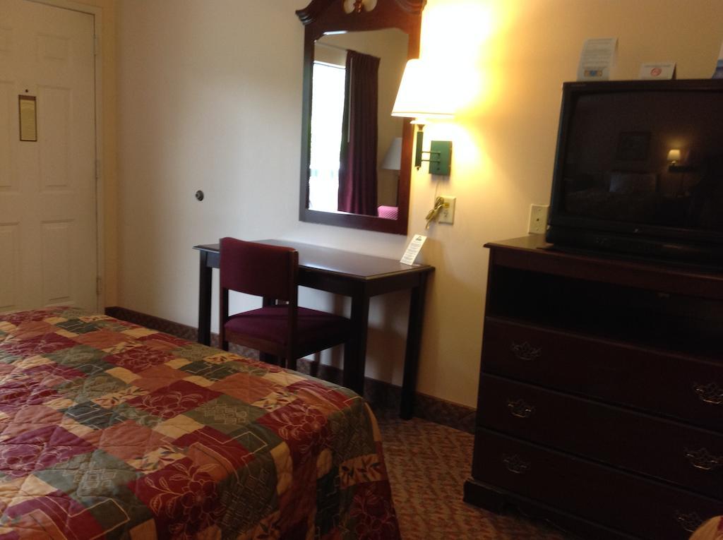 Days Inn - チャペル・ヒル エクステリア 写真