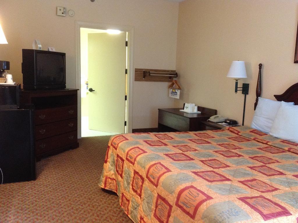 Days Inn - チャペル・ヒル エクステリア 写真