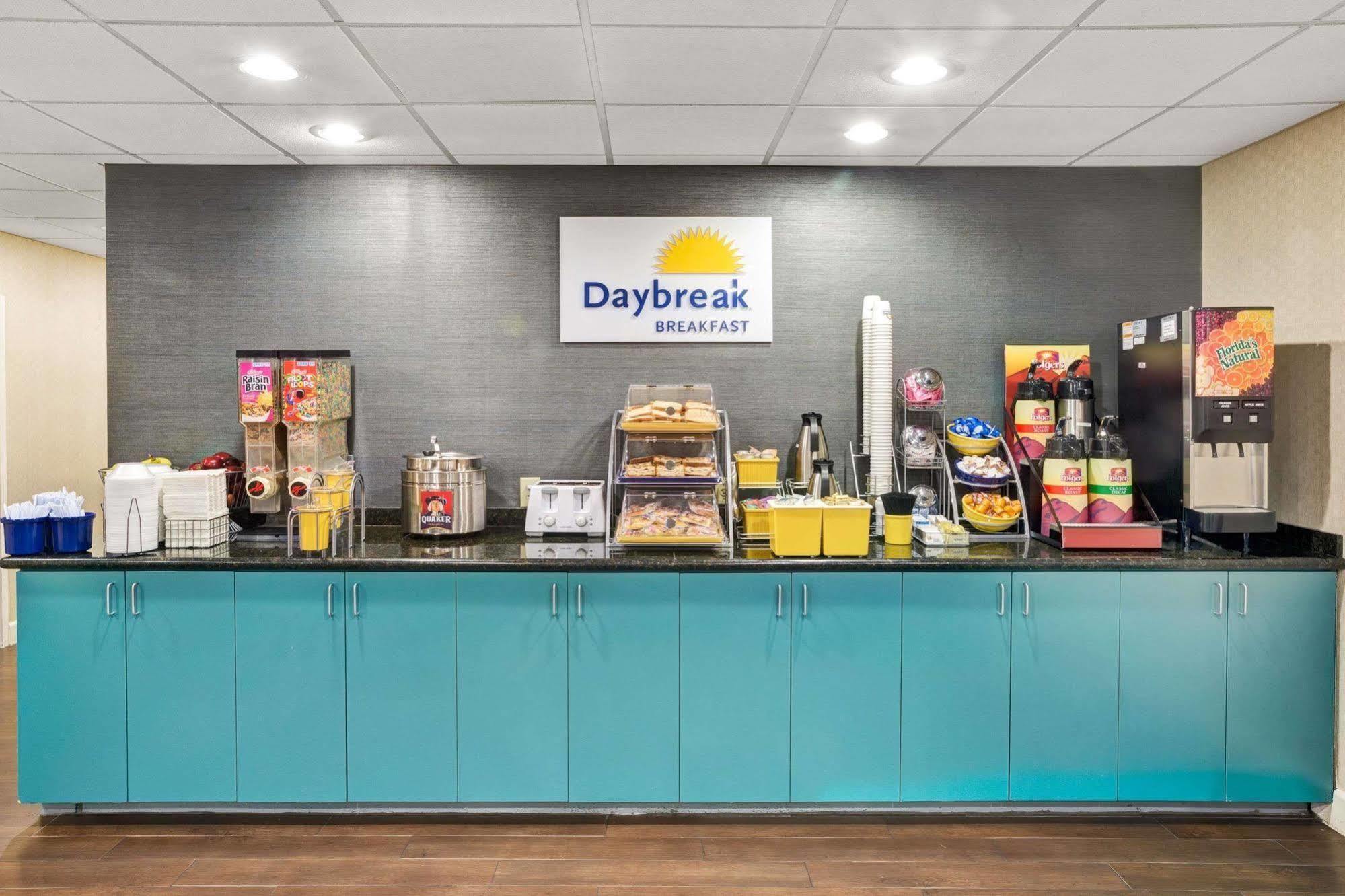 Days Inn - チャペル・ヒル エクステリア 写真